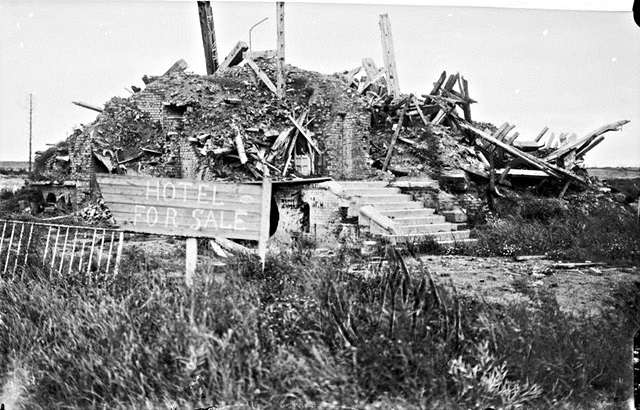 Contalmaison arch
