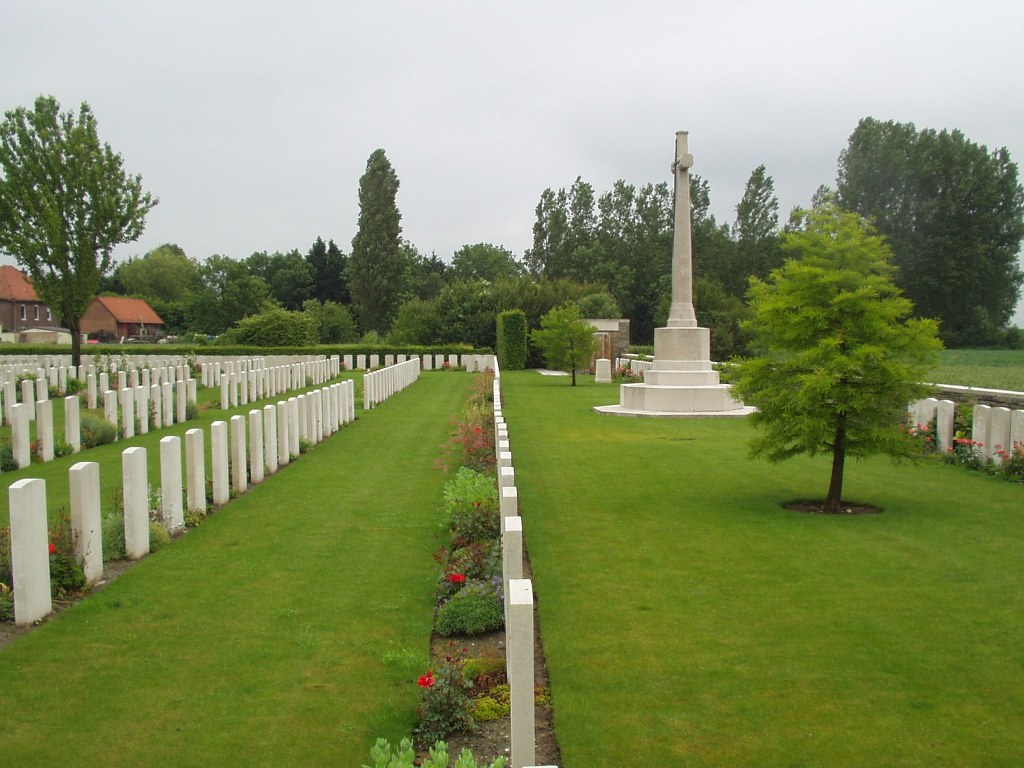 Cecil Edward Potter, Pont-du-Hem Military Cemetery