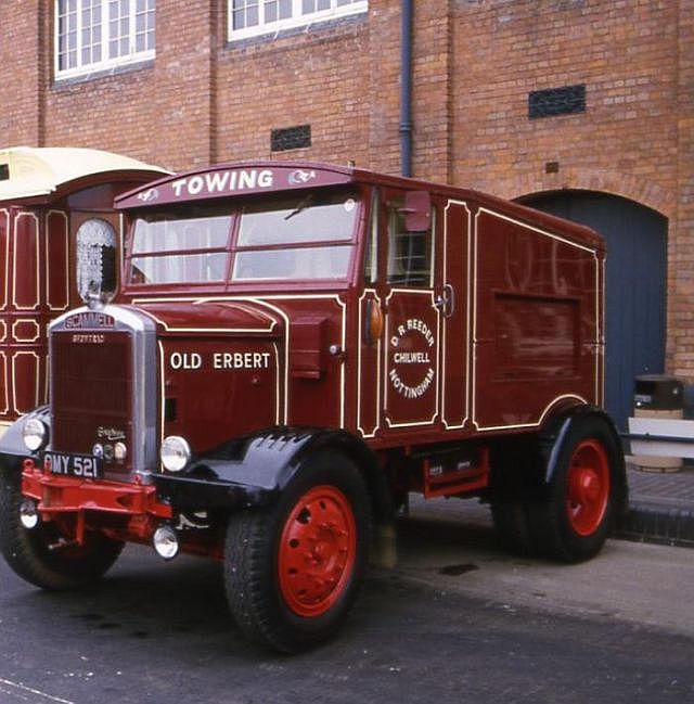 Scammell Showtrac