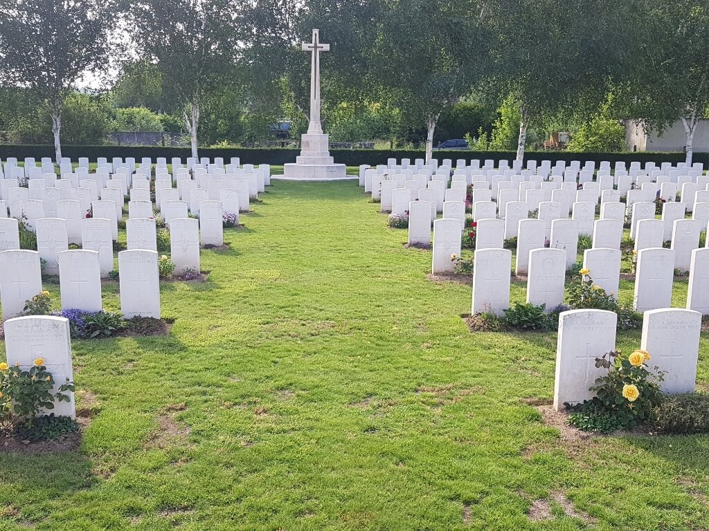 Thomas Brown, Vailly British Cemetery